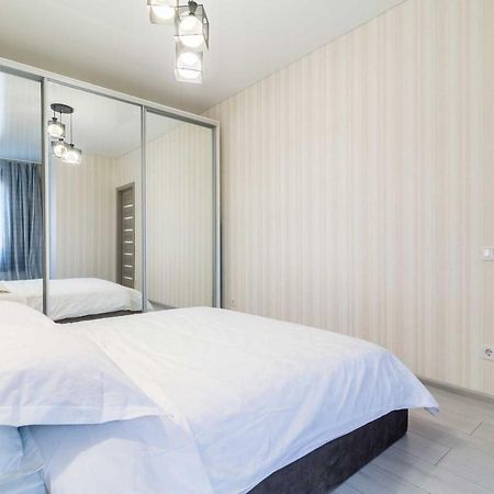 City Center 2-Bedroom Apartment Днепр Экстерьер фото